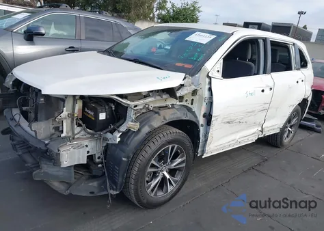 2018 Toyota Highlander Le z USA, uszkodzony, nr VIN 5TDZARFH6JS034951